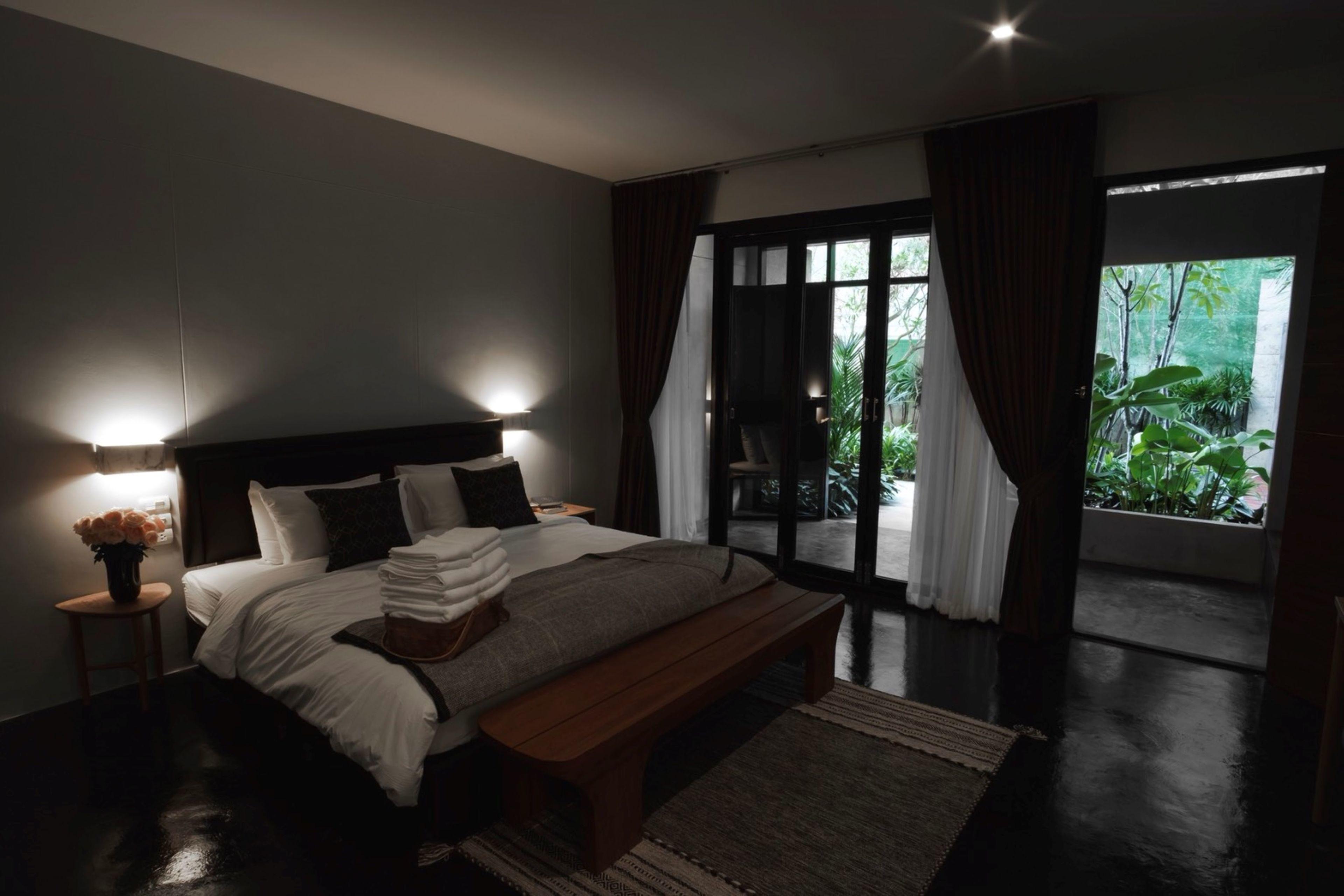 Cherlock Hotel — Photos 1